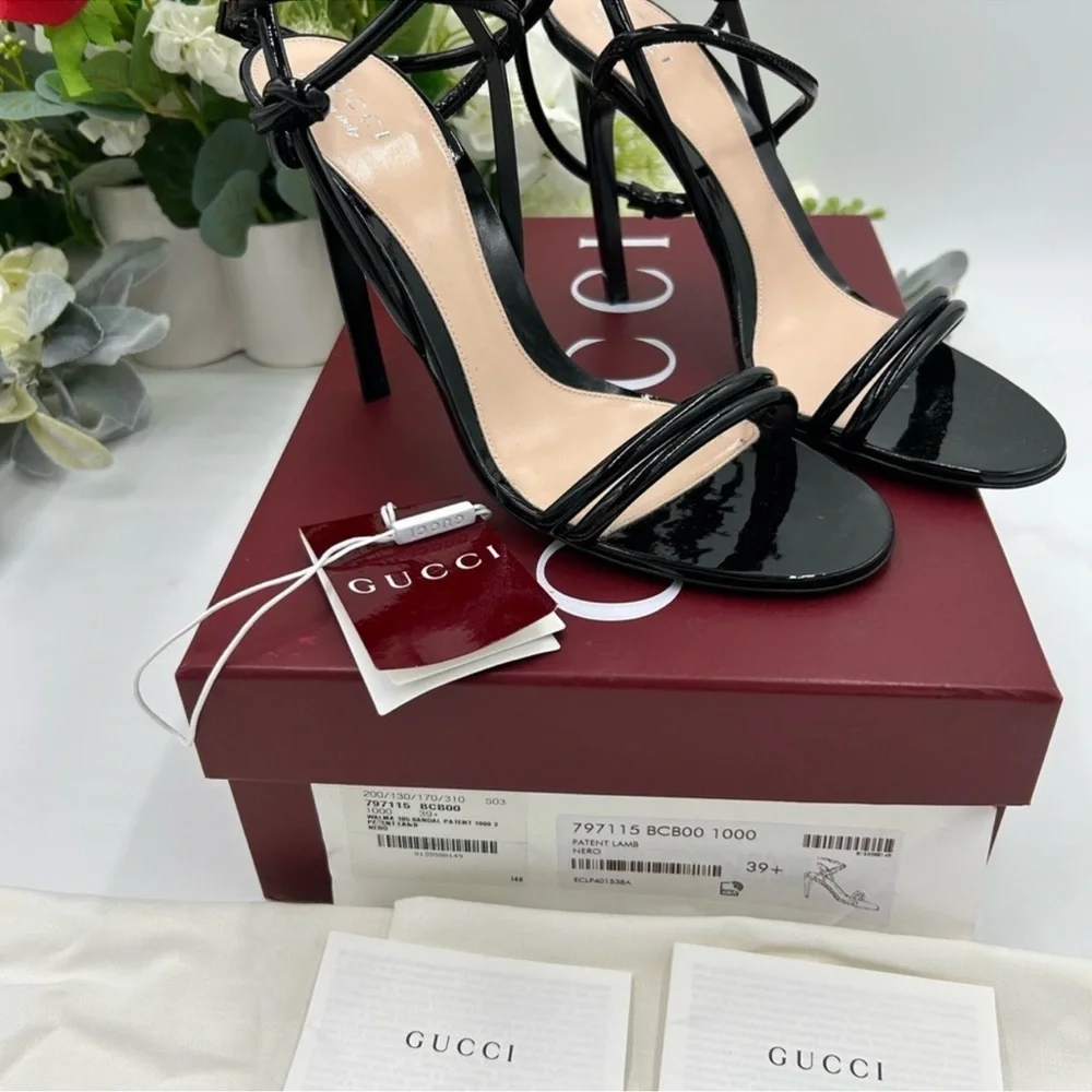 Women’s Gucci, patent leather strap sandals size 39.5 made in Italy